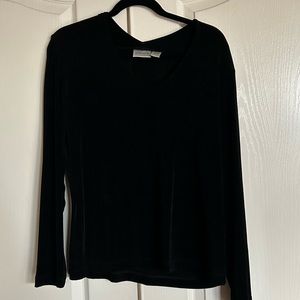 Chico’s black V neck and back soft flow tunic size 2 Large